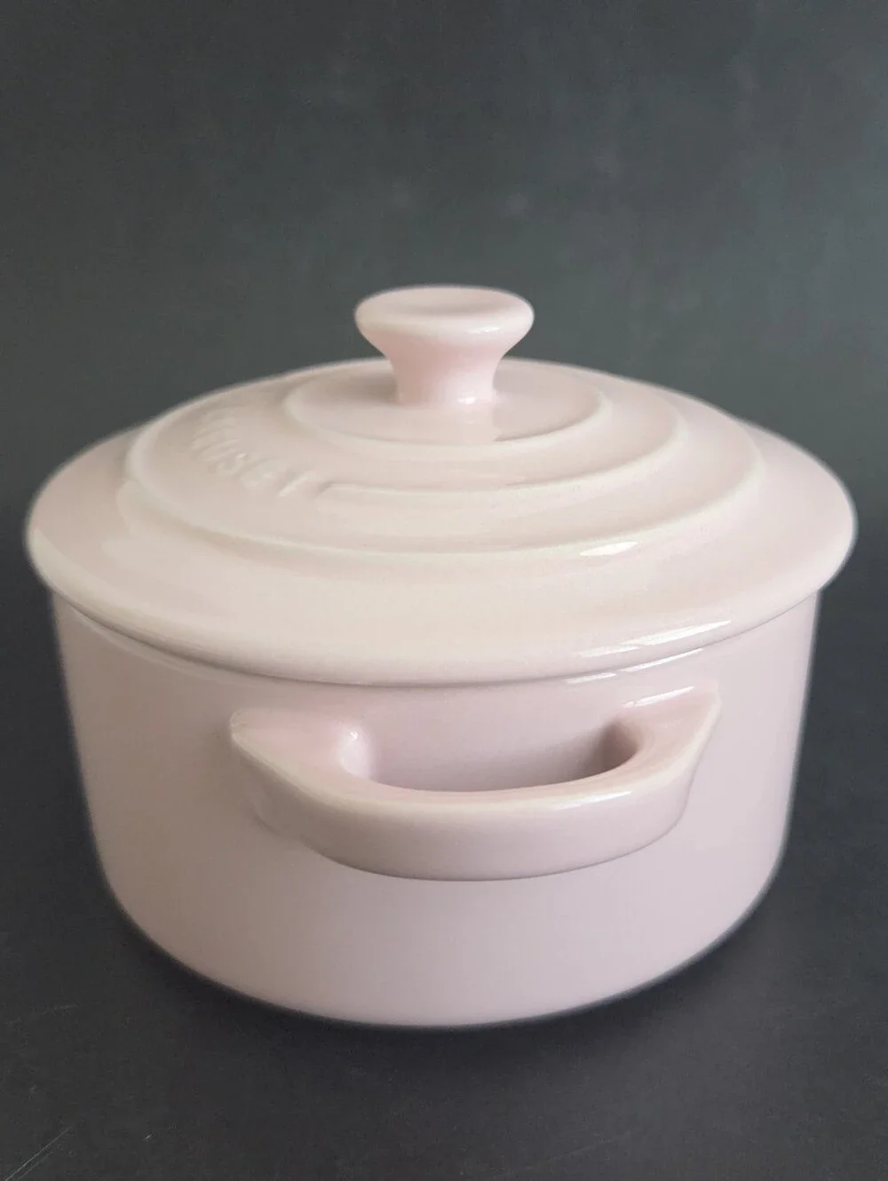 Le Creuset CHIFFON PINK Mini Round Cocotte Stoneware 8oz Second Choix